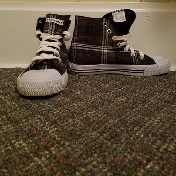 airwalk checkered shoes